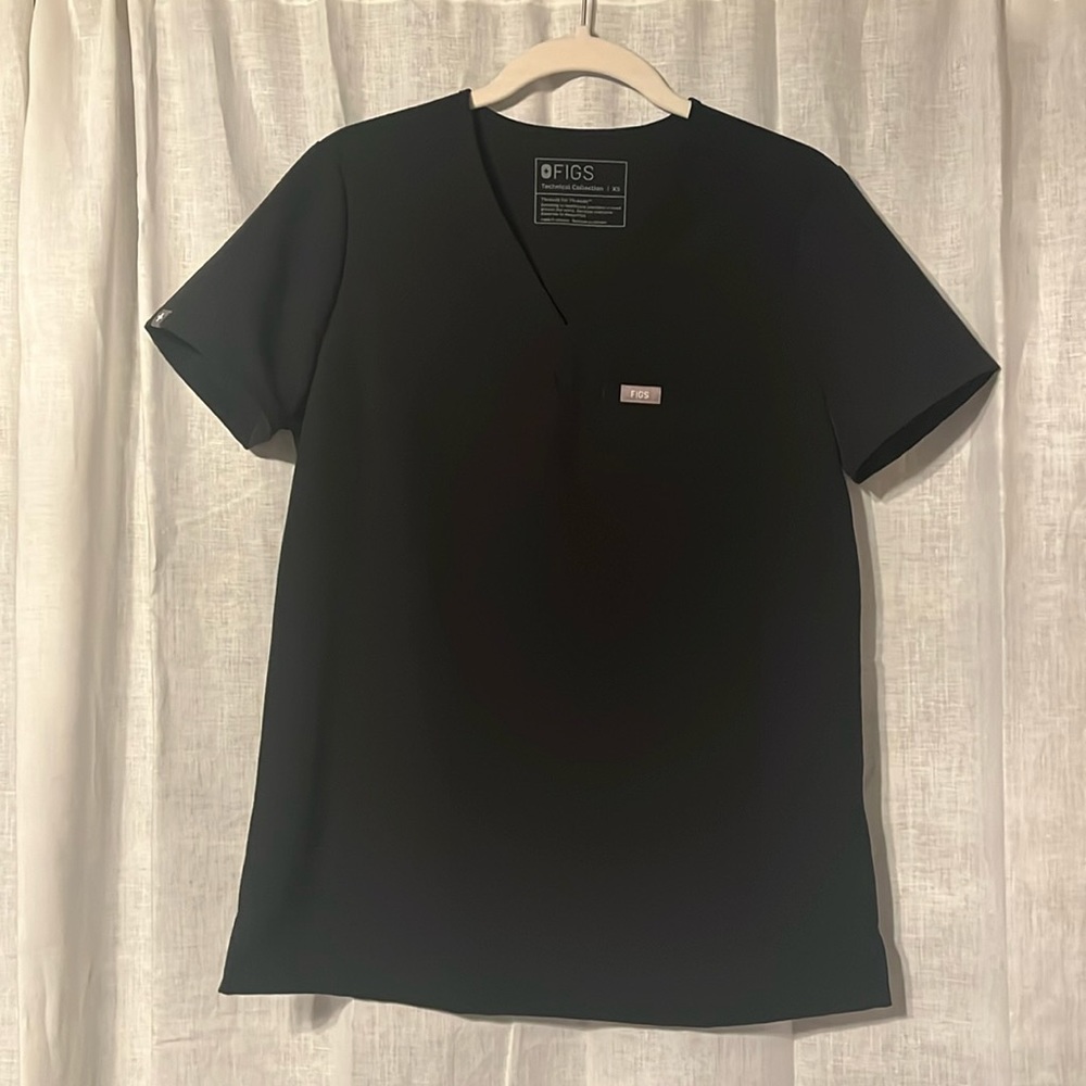 FIGS Catarina One Pocket Scrub Top